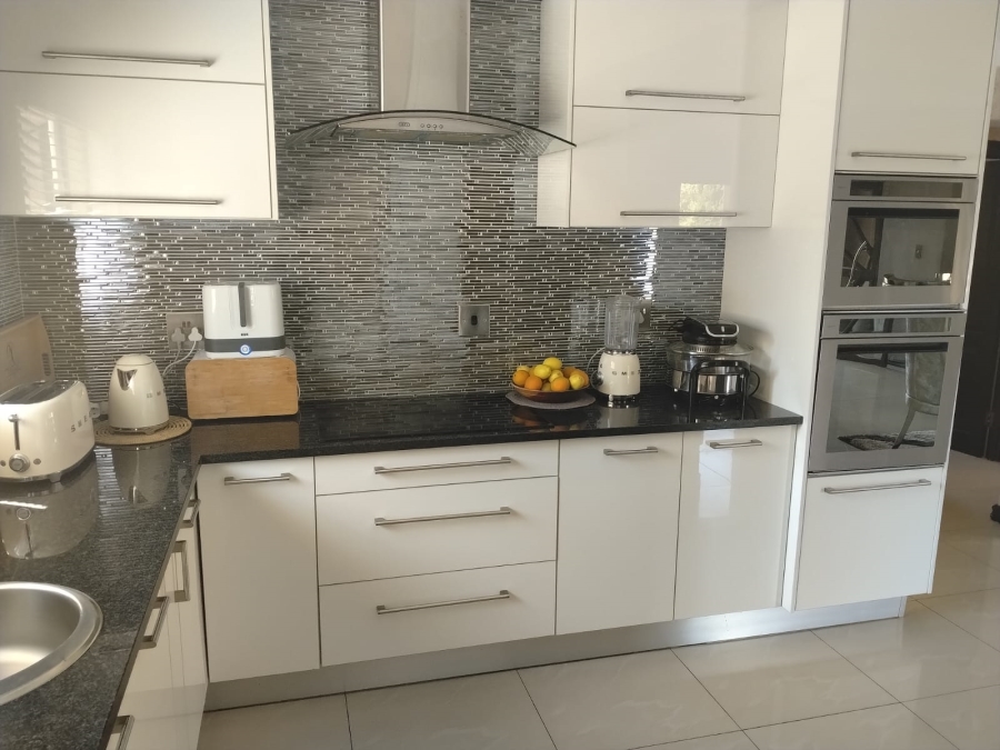 4 Bedroom Property for Sale in Meredale Gauteng