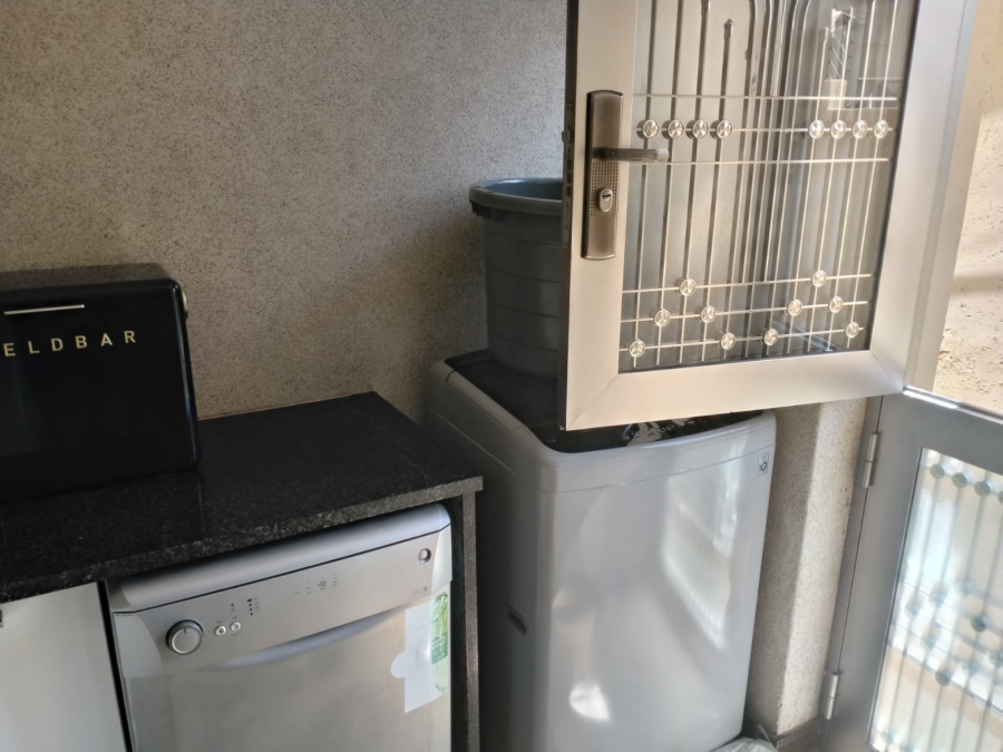 4 Bedroom Property for Sale in Meredale Gauteng