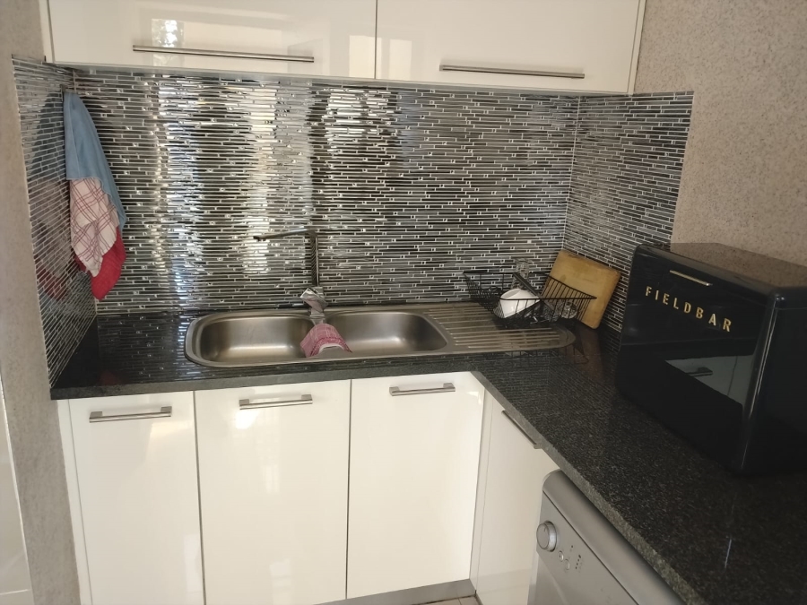 4 Bedroom Property for Sale in Meredale Gauteng