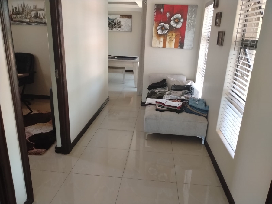 4 Bedroom Property for Sale in Meredale Gauteng