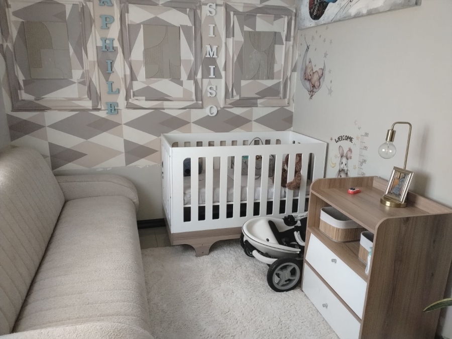 4 Bedroom Property for Sale in Meredale Gauteng