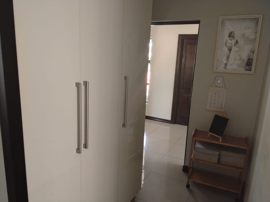 4 Bedroom Property for Sale in Meredale Gauteng