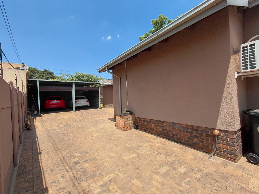 2 Bedroom Property for Sale in Elandspark Gauteng