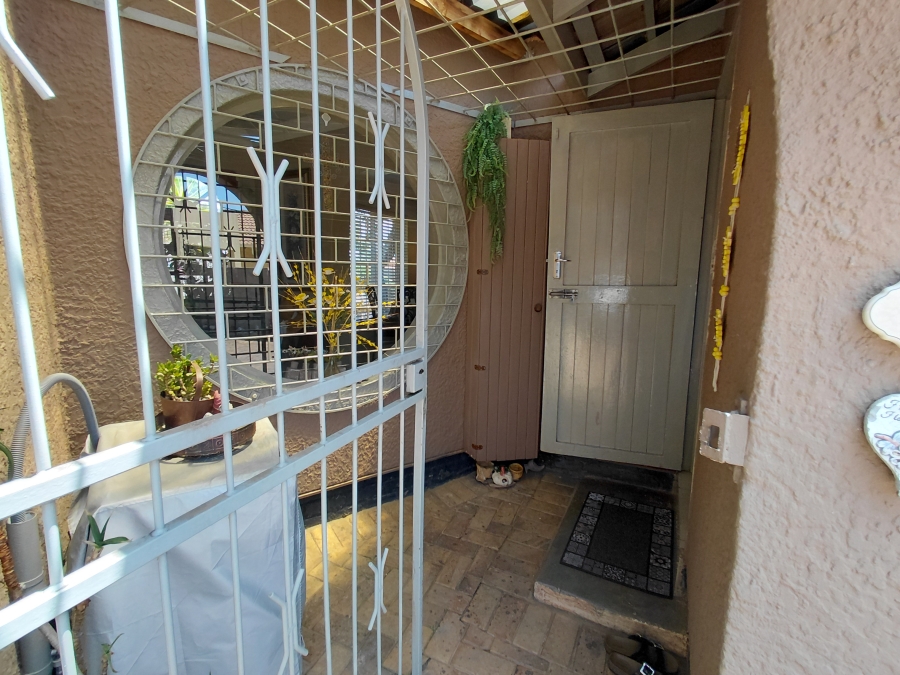 2 Bedroom Property for Sale in Elandspark Gauteng