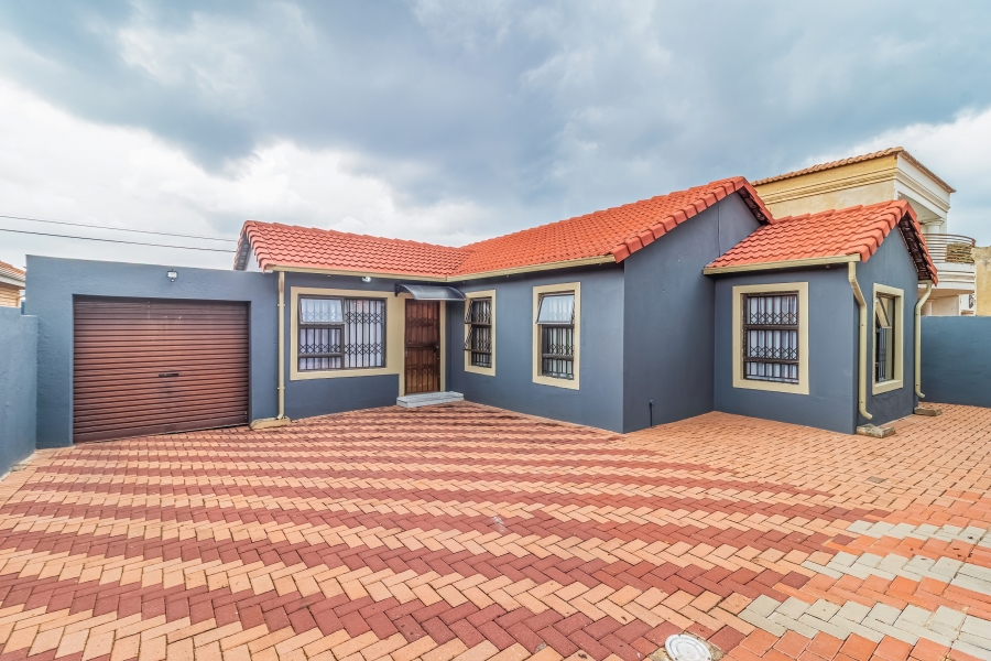 3 Bedroom Property for Sale in Ormonde View Gauteng