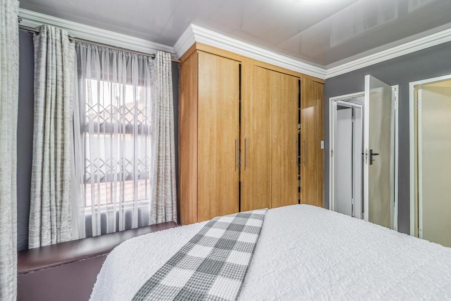 3 Bedroom Property for Sale in Ormonde View Gauteng