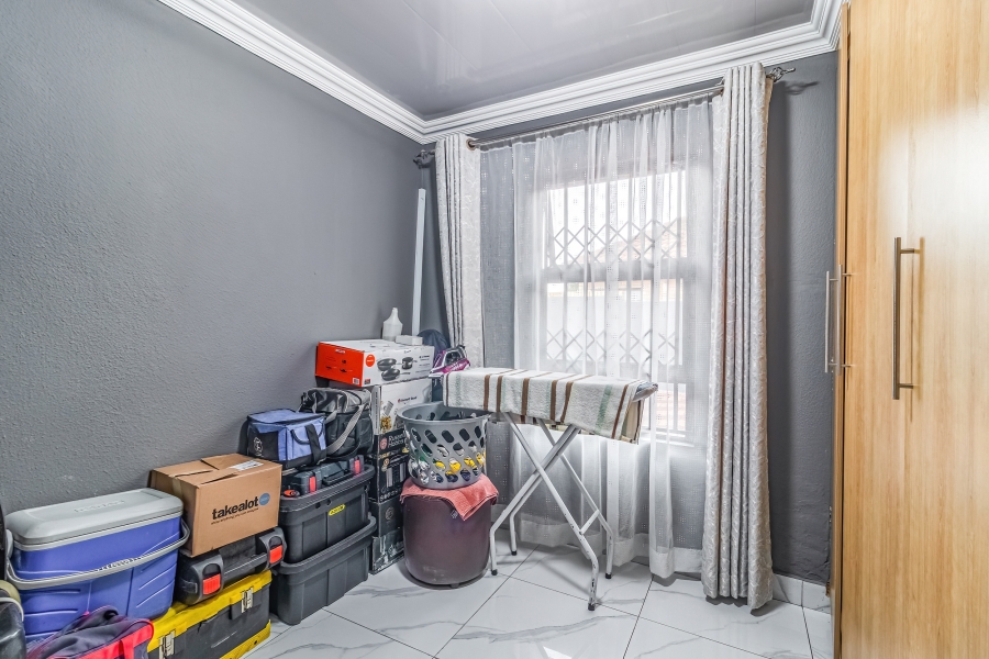 3 Bedroom Property for Sale in Ormonde View Gauteng