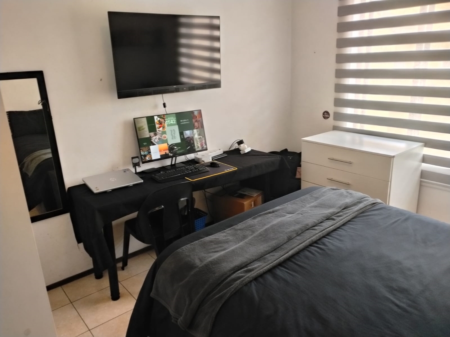 2 Bedroom Property for Sale in Mondeor Gauteng