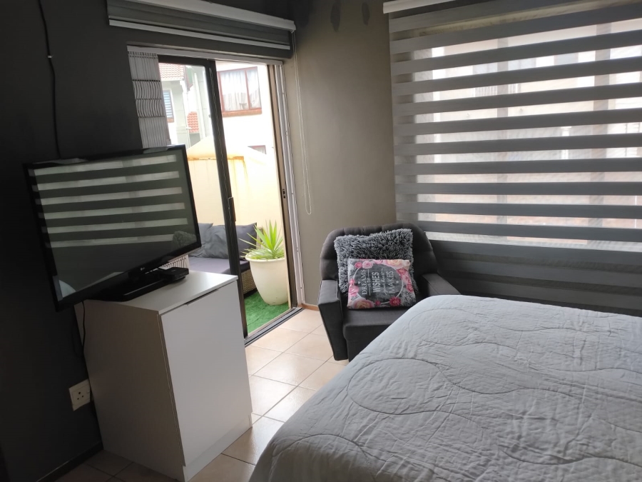 2 Bedroom Property for Sale in Mondeor Gauteng