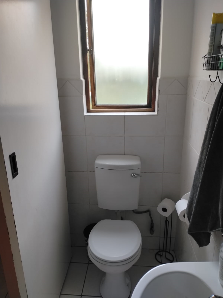 2 Bedroom Property for Sale in Mondeor Gauteng