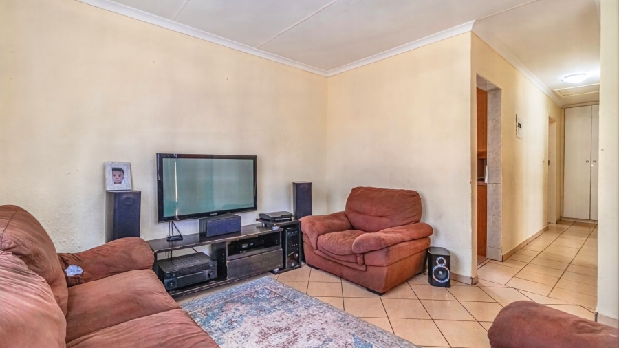 2 Bedroom Property for Sale in Meredale Gauteng
