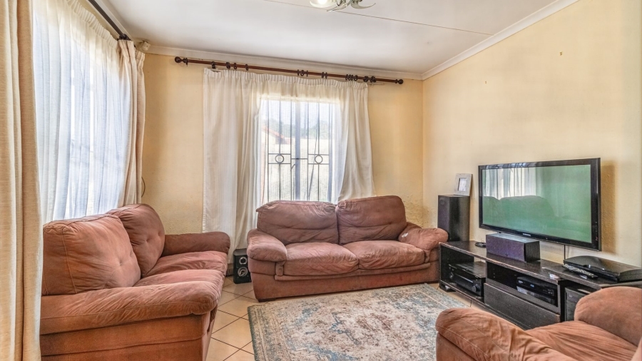 2 Bedroom Property for Sale in Meredale Gauteng