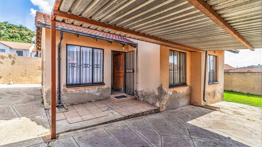 2 Bedroom Property for Sale in Meredale Gauteng