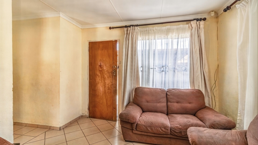 2 Bedroom Property for Sale in Meredale Gauteng