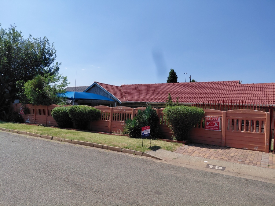 4 Bedroom Property for Sale in Alberton Central Gauteng