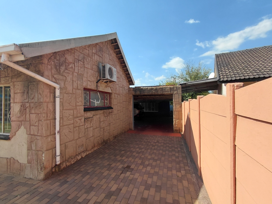 4 Bedroom Property for Sale in Alberton Central Gauteng