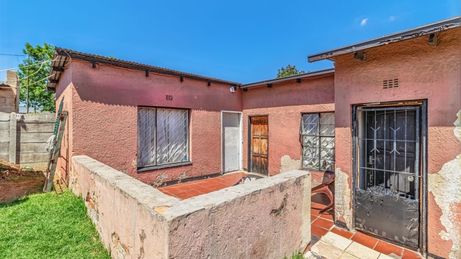 7 Bedroom Property for Sale in Rosettenville Gauteng