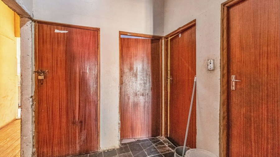 7 Bedroom Property for Sale in Rosettenville Gauteng