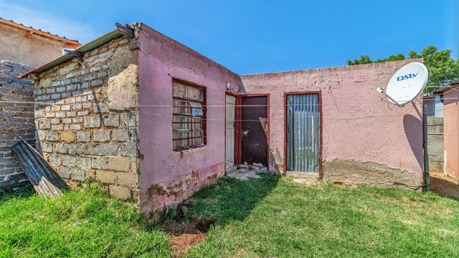 7 Bedroom Property for Sale in Rosettenville Gauteng