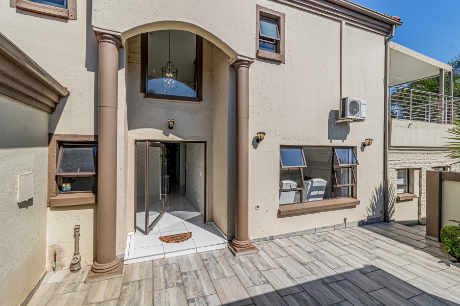 5 Bedroom Property for Sale in Ruimsig Country Estate Gauteng