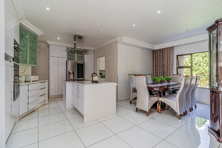 5 Bedroom Property for Sale in Ruimsig Country Estate Gauteng