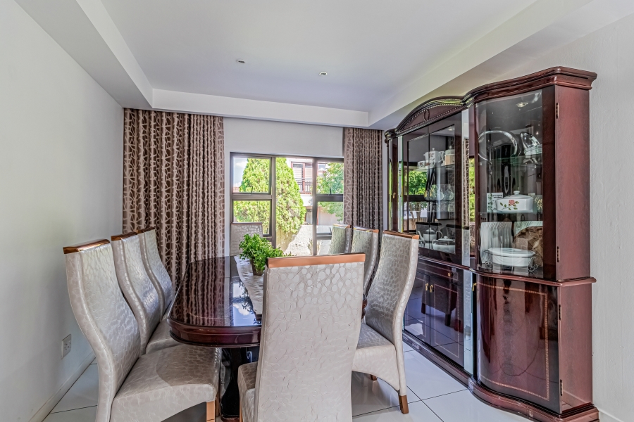 5 Bedroom Property for Sale in Ruimsig Country Estate Gauteng