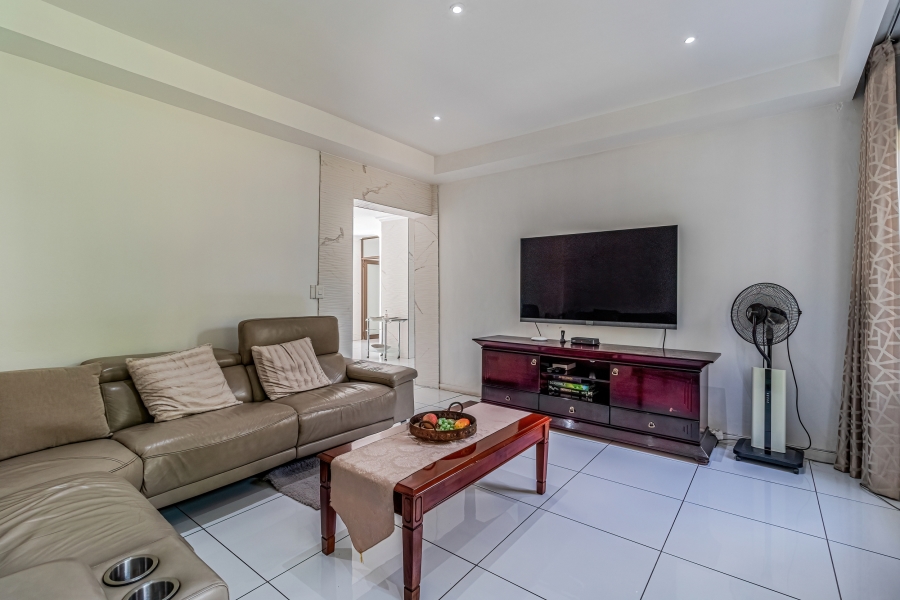 5 Bedroom Property for Sale in Ruimsig Country Estate Gauteng