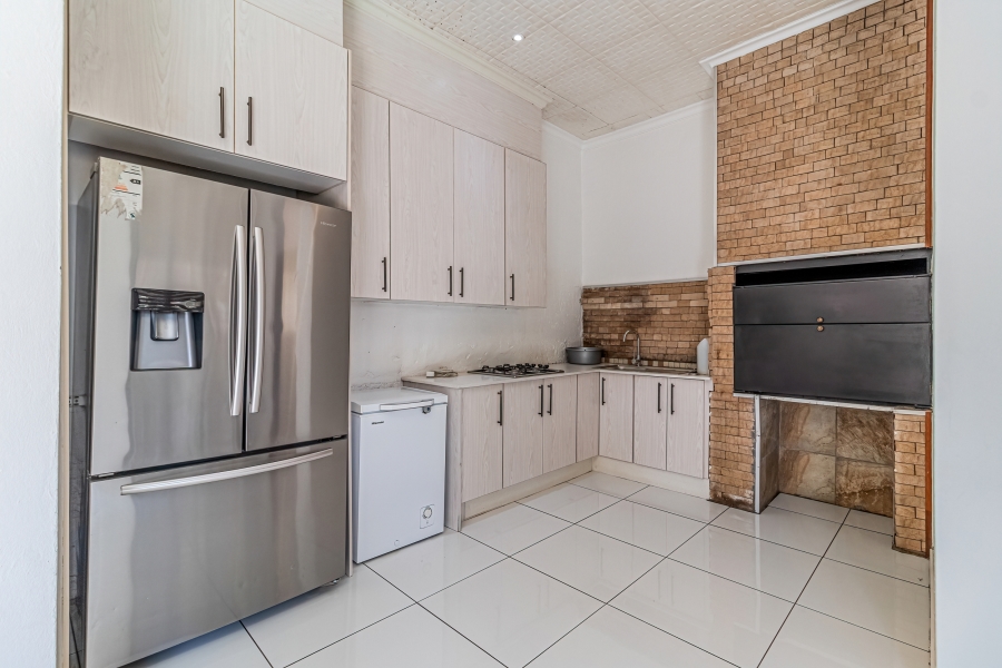 5 Bedroom Property for Sale in Ruimsig Country Estate Gauteng