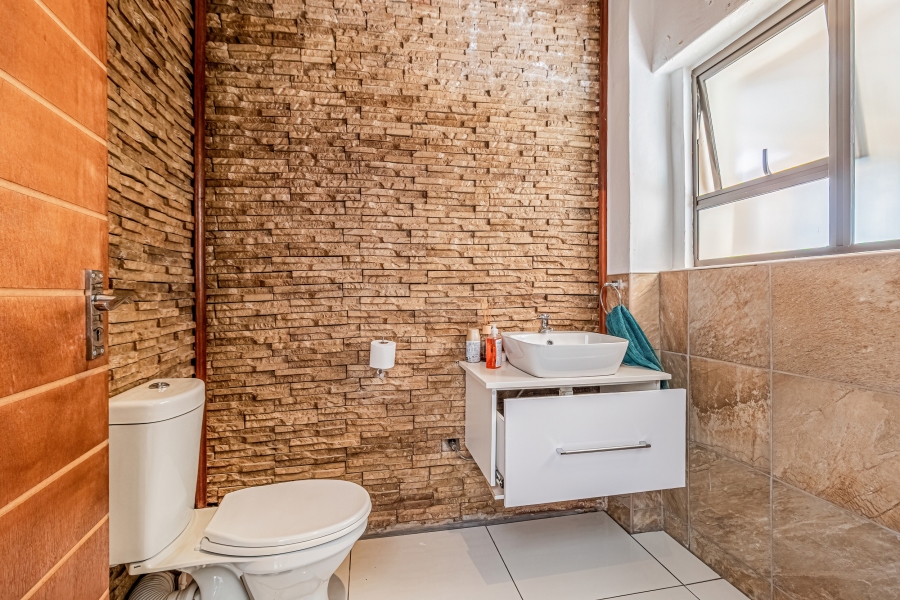 5 Bedroom Property for Sale in Ruimsig Country Estate Gauteng