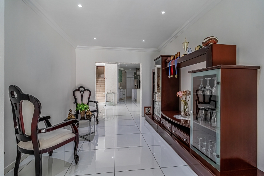 5 Bedroom Property for Sale in Ruimsig Country Estate Gauteng