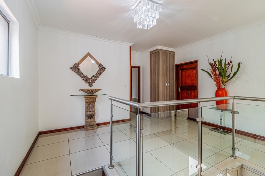 5 Bedroom Property for Sale in Ruimsig Country Estate Gauteng