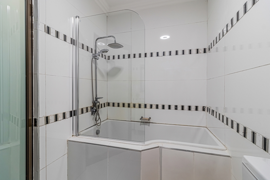 5 Bedroom Property for Sale in Ruimsig Country Estate Gauteng