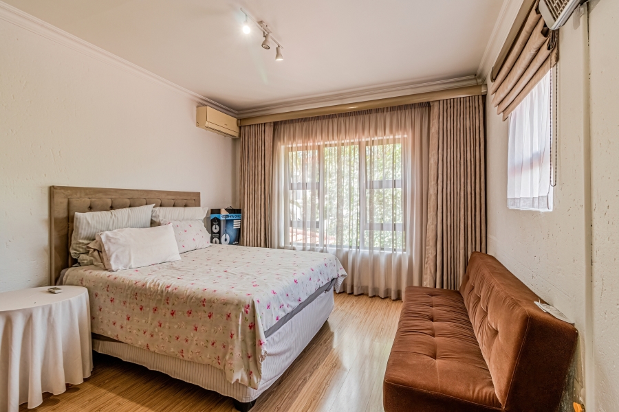 5 Bedroom Property for Sale in Ruimsig Country Estate Gauteng