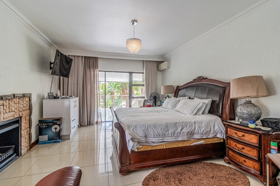 5 Bedroom Property for Sale in Ruimsig Country Estate Gauteng