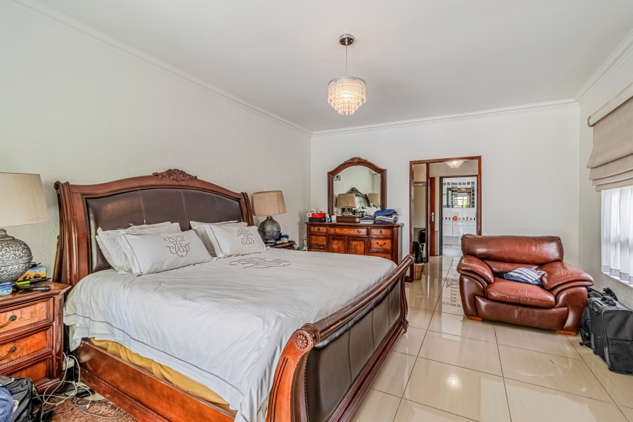 5 Bedroom Property for Sale in Ruimsig Country Estate Gauteng