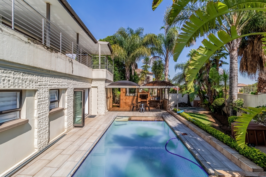 5 Bedroom Property for Sale in Ruimsig Country Estate Gauteng