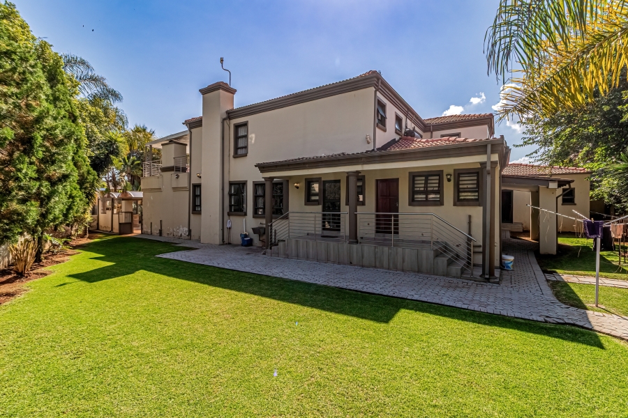 5 Bedroom Property for Sale in Ruimsig Country Estate Gauteng