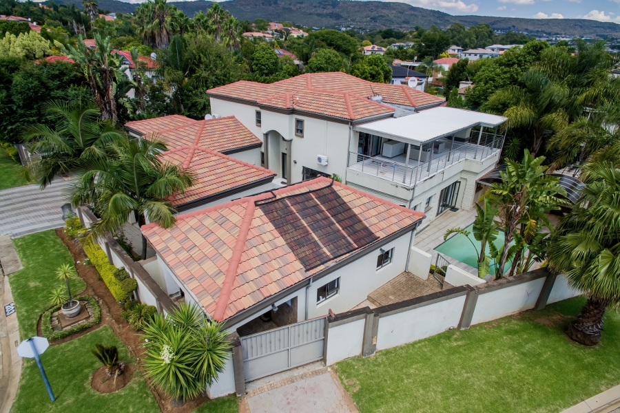 5 Bedroom Property for Sale in Ruimsig Country Estate Gauteng