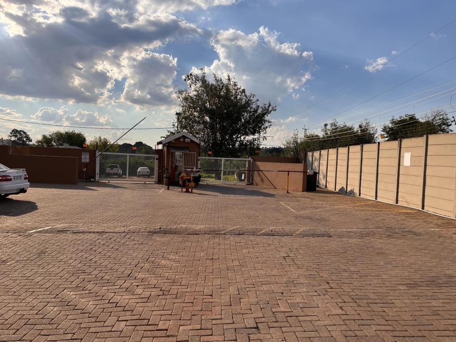 To Let 2 Bedroom Property for Rent in Florida Gauteng