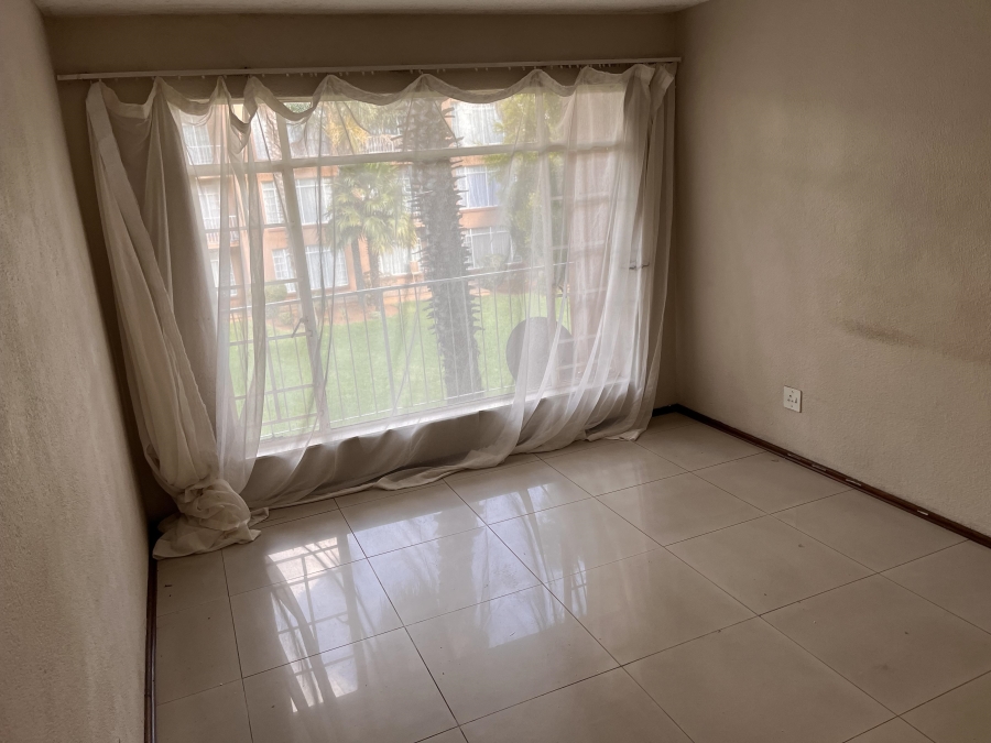 To Let 2 Bedroom Property for Rent in Florida Gauteng