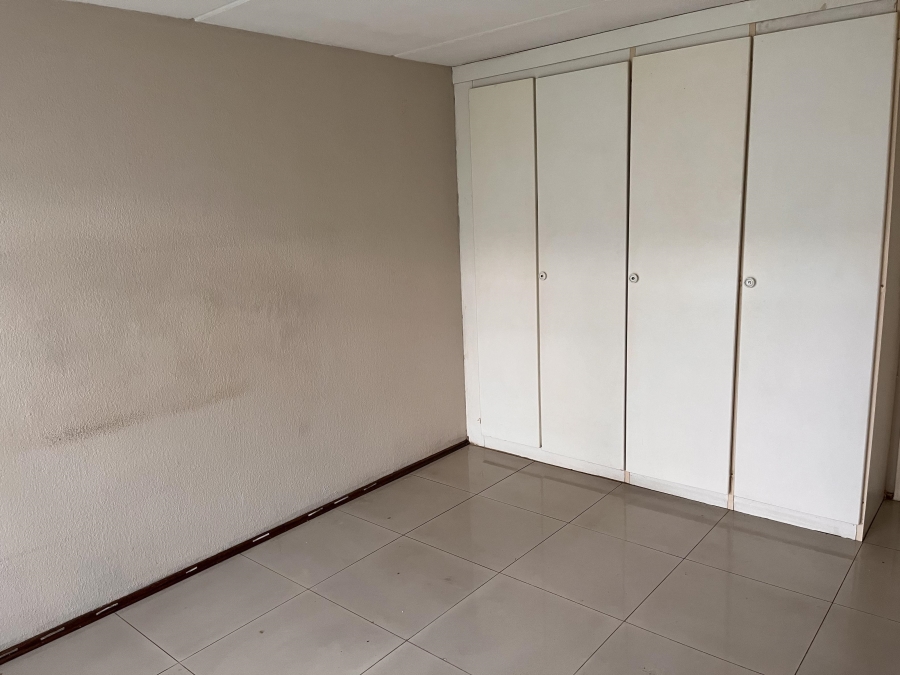 To Let 2 Bedroom Property for Rent in Florida Gauteng
