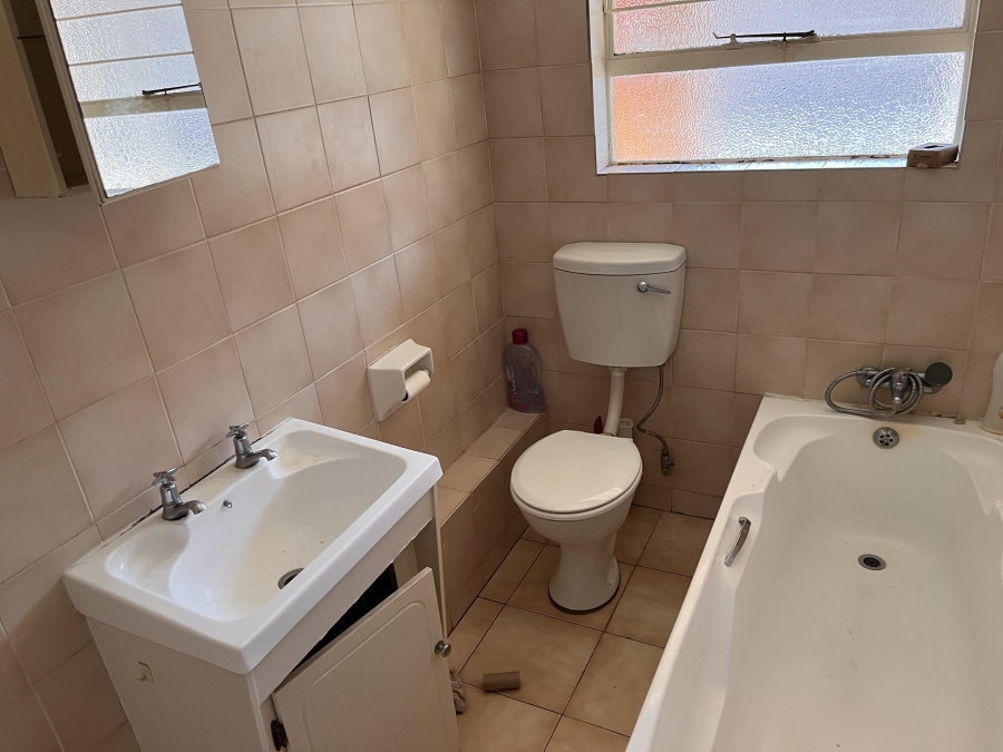 To Let 2 Bedroom Property for Rent in Florida Gauteng