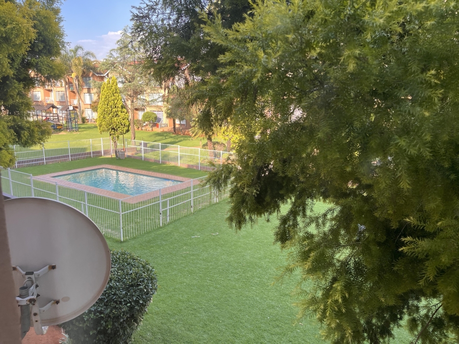 To Let 2 Bedroom Property for Rent in Florida Gauteng