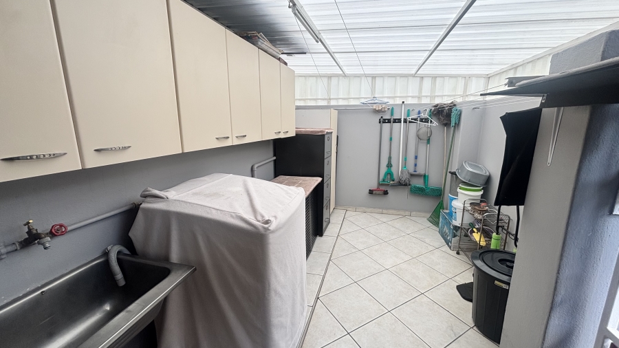 2 Bedroom Property for Sale in Terenure Gauteng