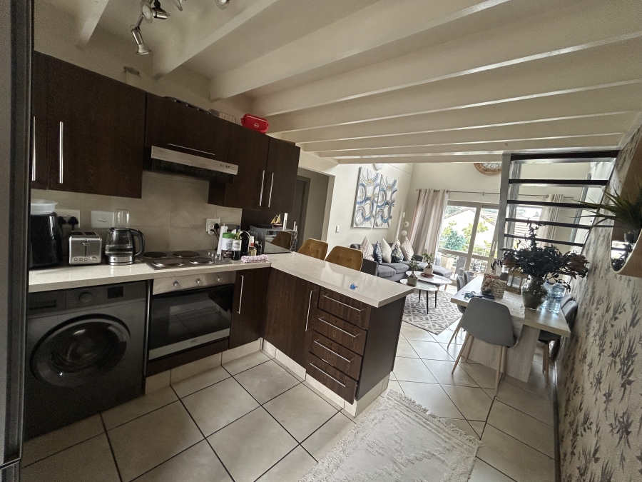 To Let 2 Bedroom Property for Rent in Bryanston East Gauteng