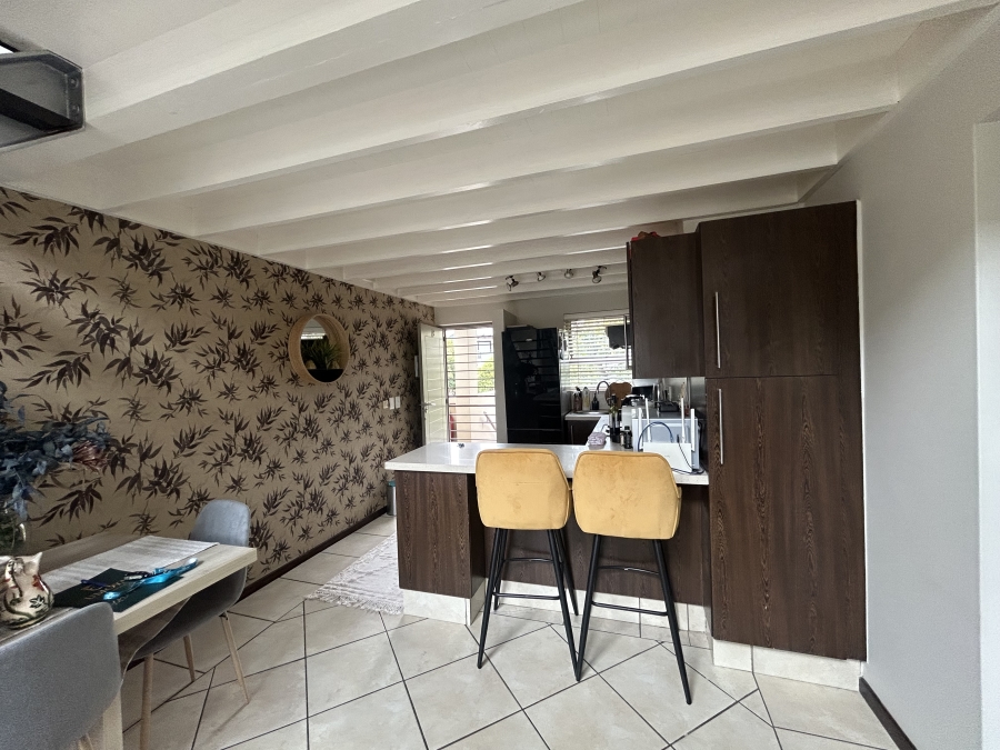 To Let 2 Bedroom Property for Rent in Bryanston East Gauteng