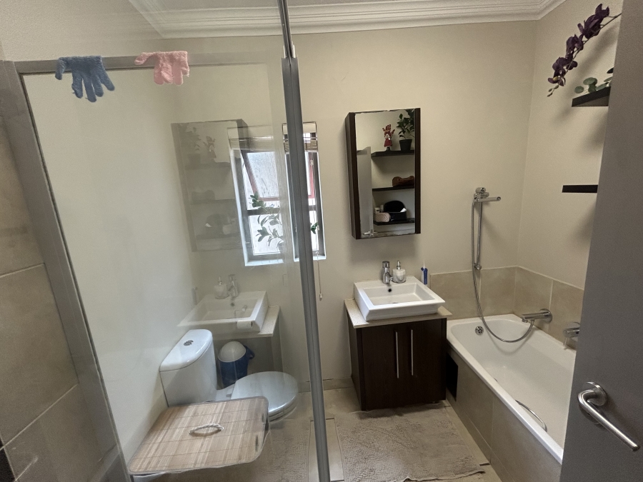 To Let 2 Bedroom Property for Rent in Bryanston East Gauteng