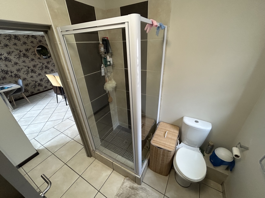 To Let 2 Bedroom Property for Rent in Bryanston East Gauteng