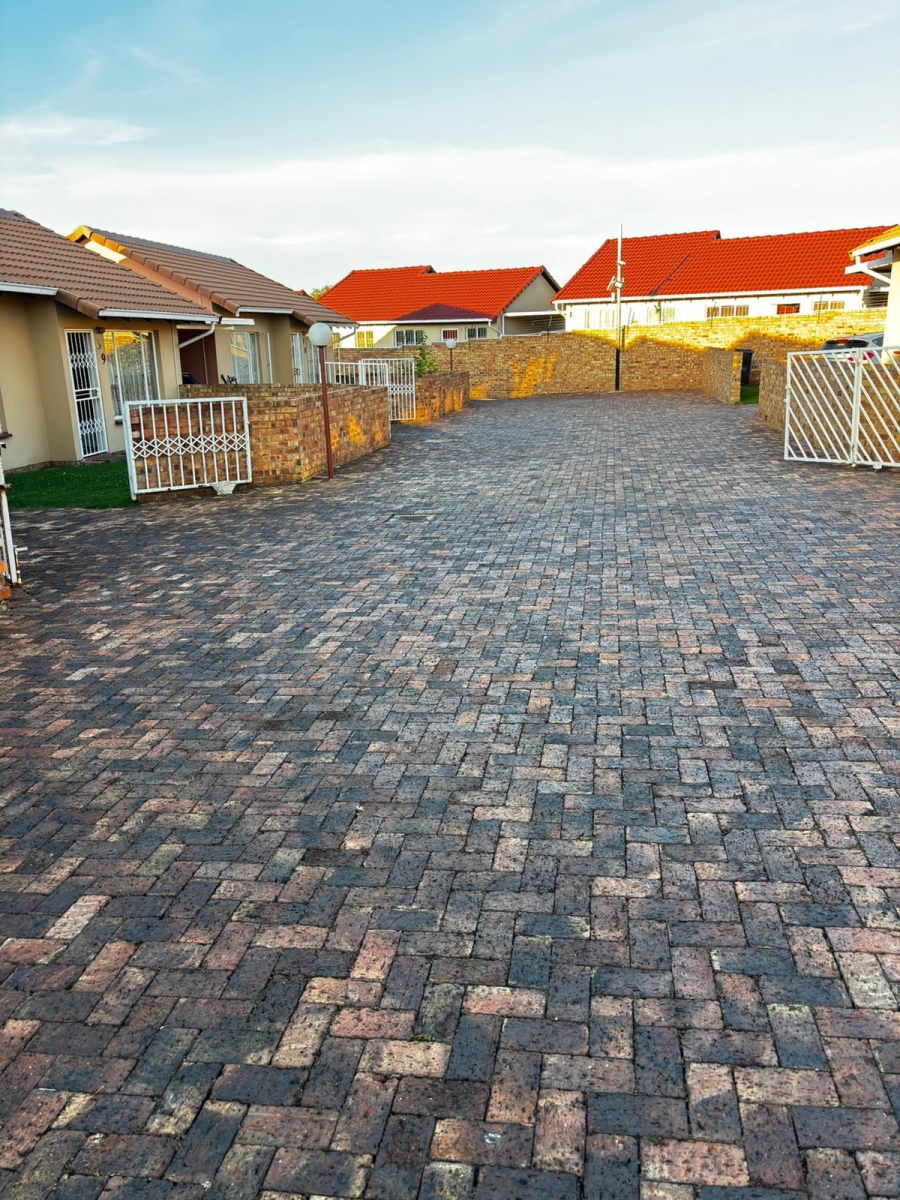 3 Bedroom Property for Sale in Ormonde Gauteng