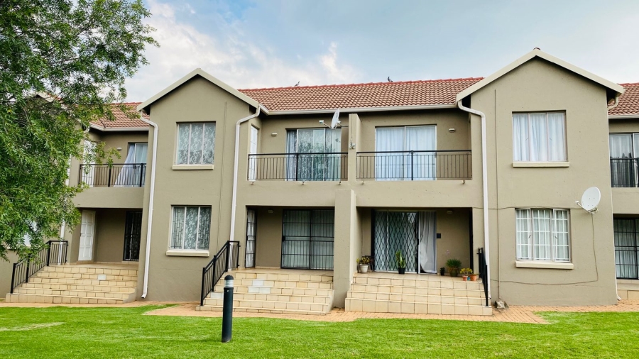 To Let 1 Bedroom Property for Rent in Ruimsig Gauteng